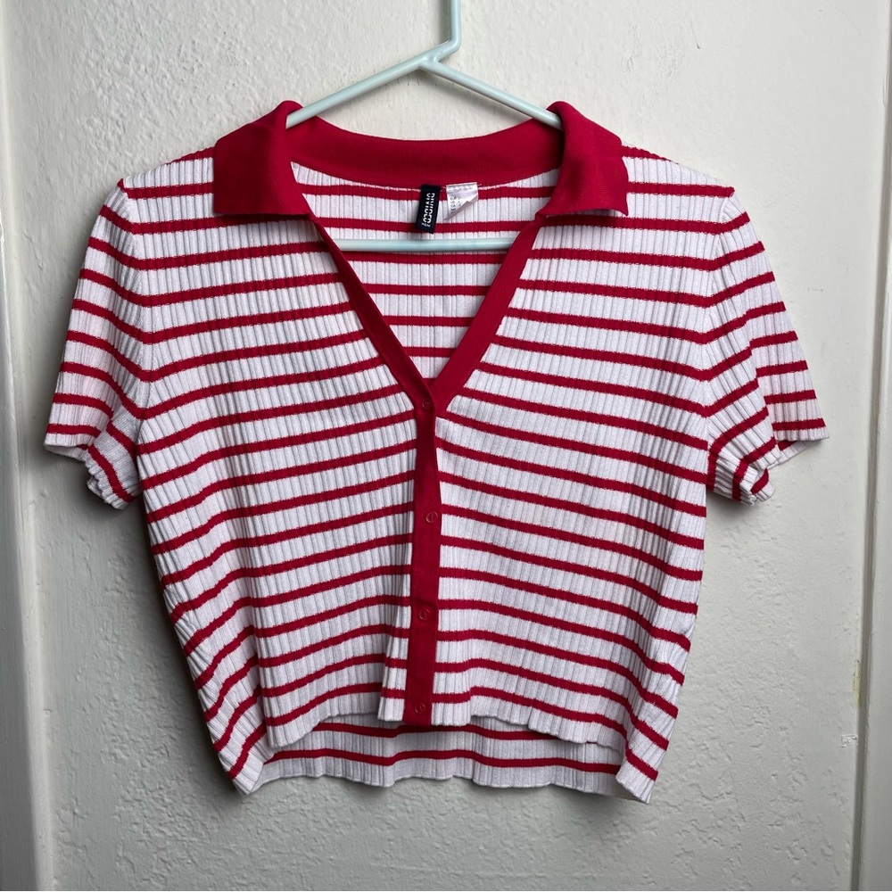 H&M Divided Striped Crop Top Women’s Size Large Red Button Up Top Blouse